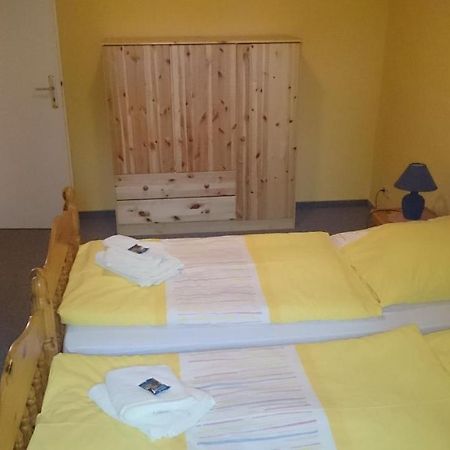 Gaststaette Und Pension Felsenthal Tabarz Exterior foto