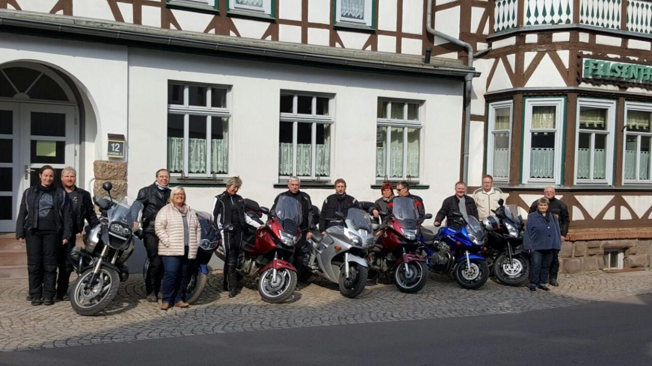 Gaststaette Und Pension Felsenthal Tabarz Exterior foto