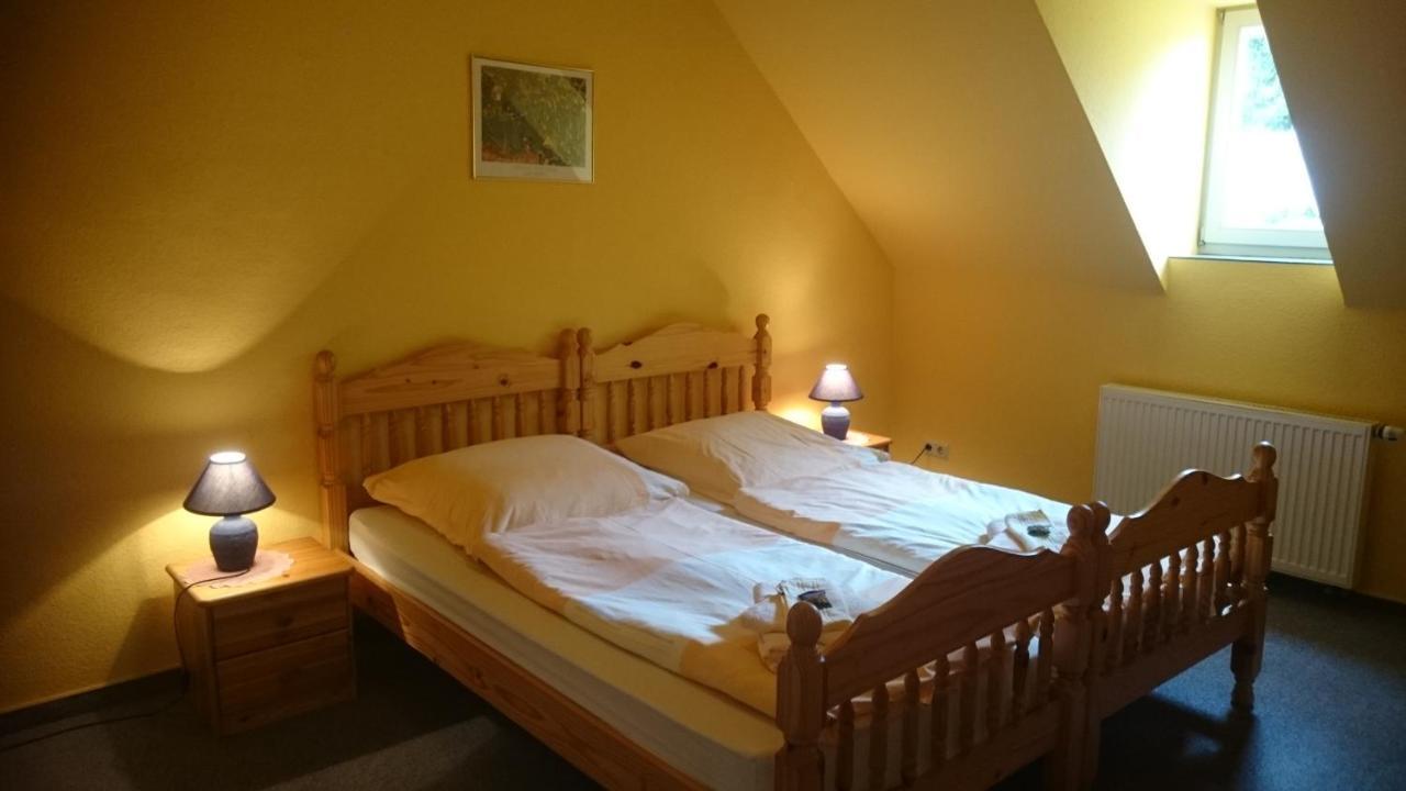 Gaststaette Und Pension Felsenthal Tabarz Exterior foto